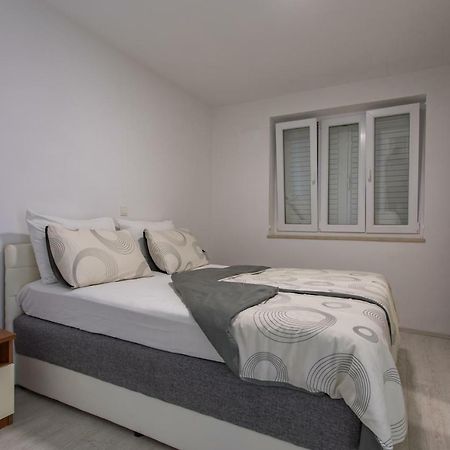 Apartmani Marija Jakir Brela Exterior foto